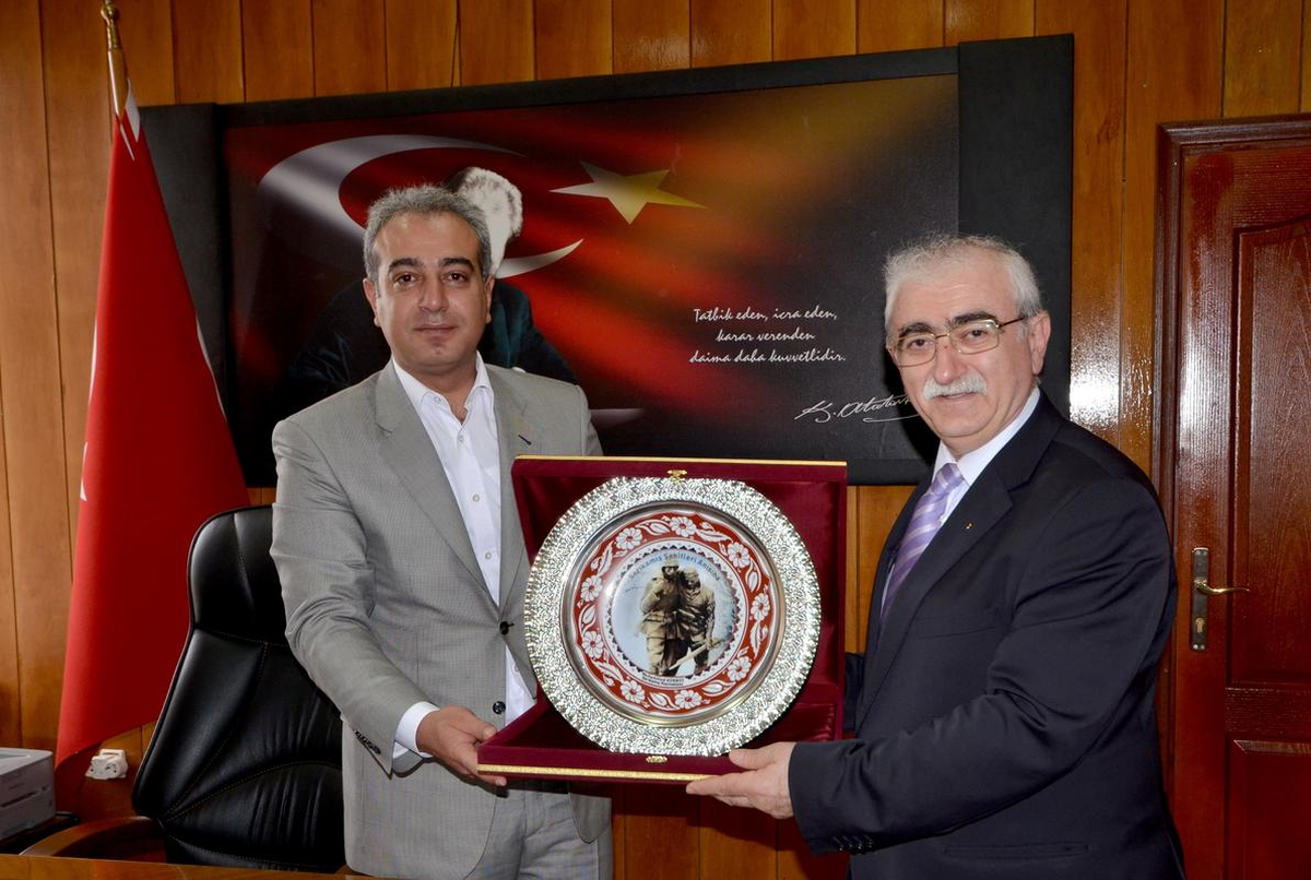 Prof. Dr. Sönmez, Sarıkamış Kaymakamı Gürbüz\'ü Ziyaret Etti