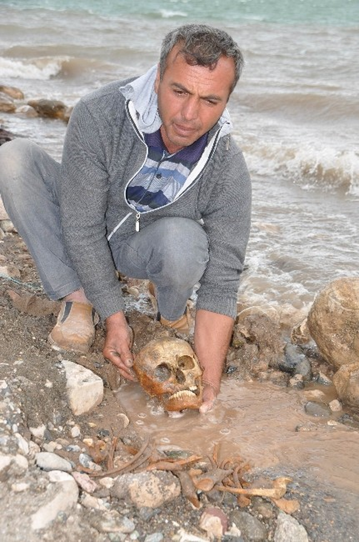 Sivas\'ta Barajdan İnsan İskeleti Çıktı