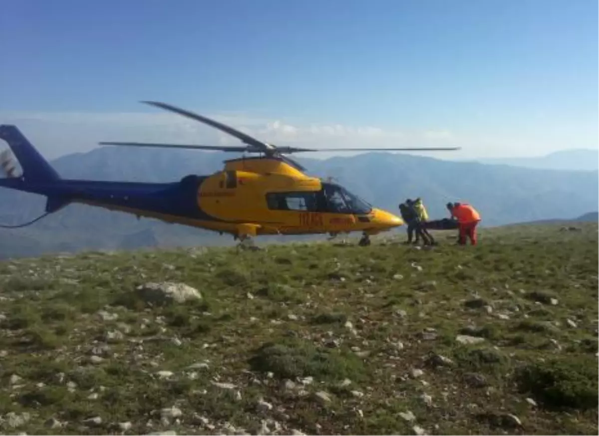 Yıldırım Çarpan Kişi Helikopterle Hastaneye Kaldırıldı