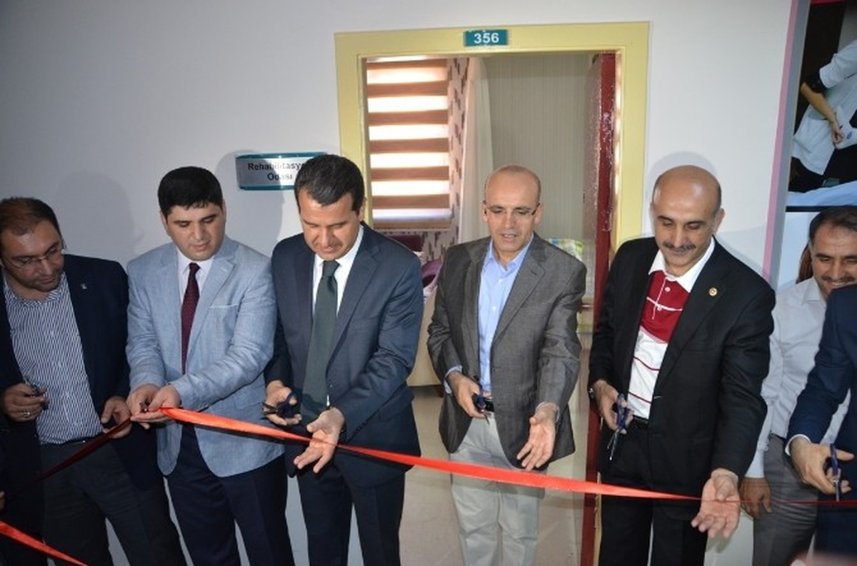 Bakan Şimşek, Fizik Tedavi ve Rehabilitasyon Merkezi\'nin Açılışında