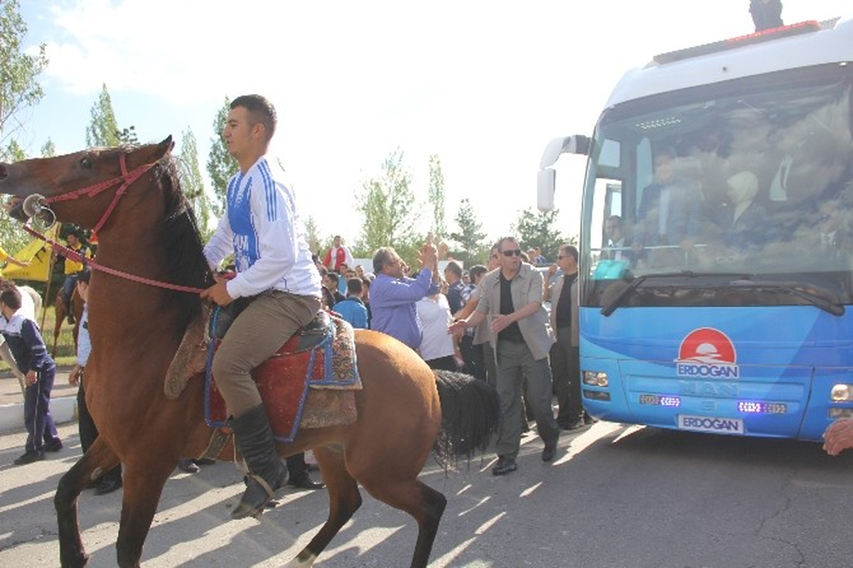 Başbakan ve Cumhurbaşkanı Adayı Erdoğan Erzurum\'da
