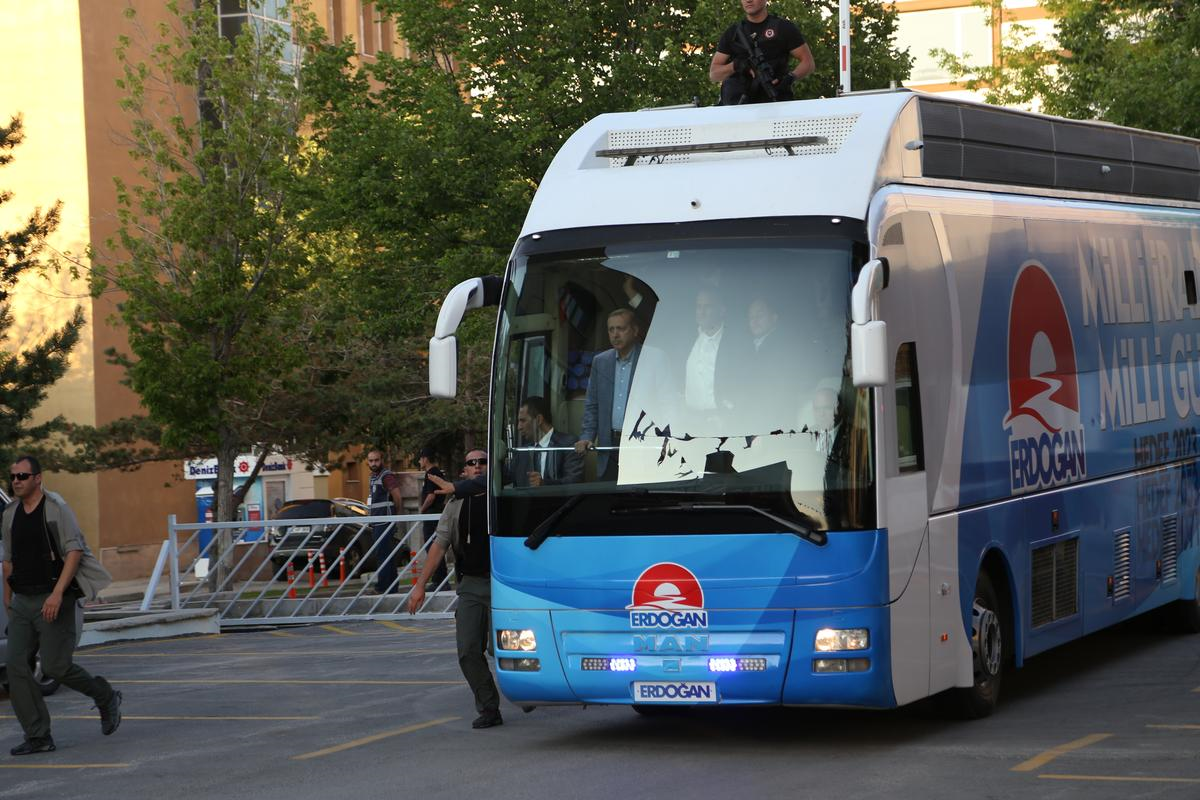 Başbakan ve Cumhurbaşkanı Adayı Erdoğan Erzurum\'da