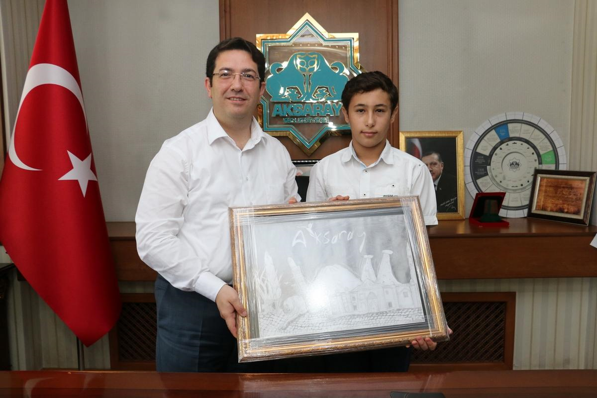 Dünya Şampiyonu Küçük Ressamdan Yazgı\'ya Ziyaret