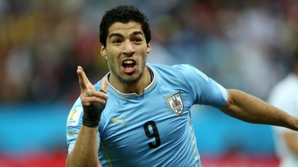 Fanatik Bir Taraftar Vücuduna Suarez Dövmesi Yaptırdı