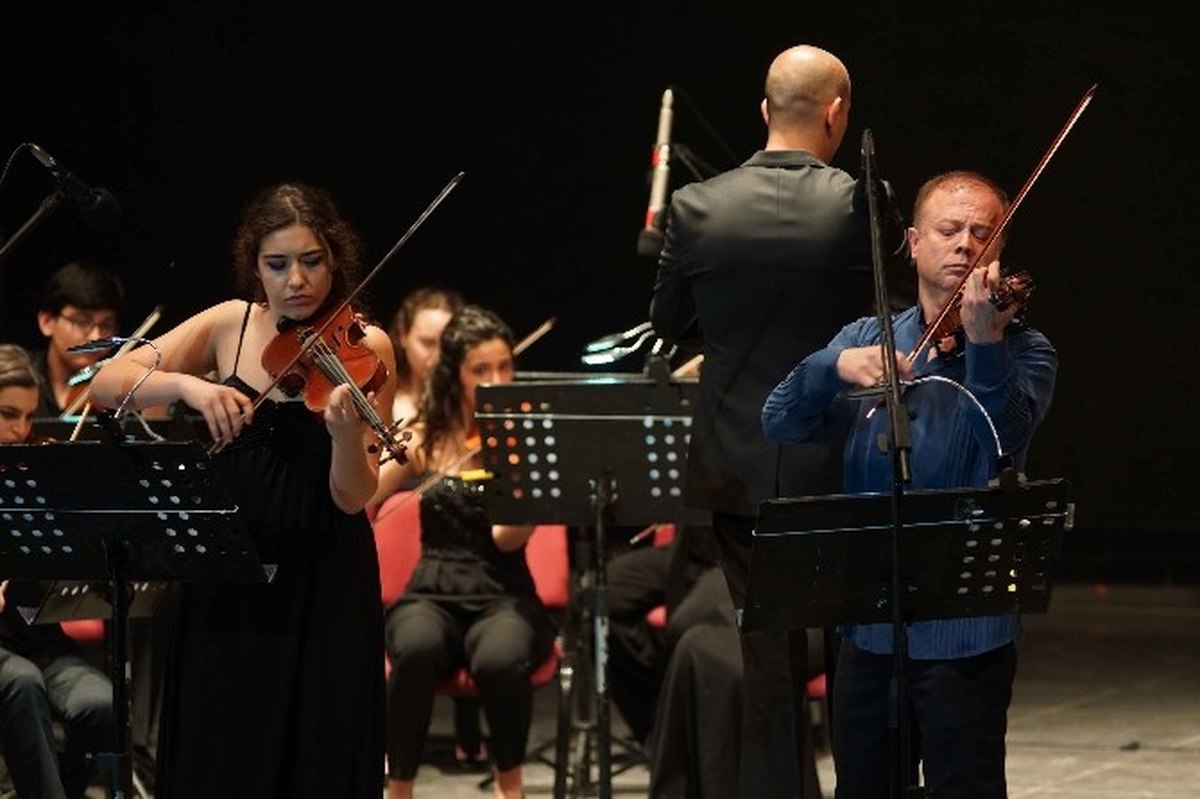 Gençler Festival Sahnesini Fetetti