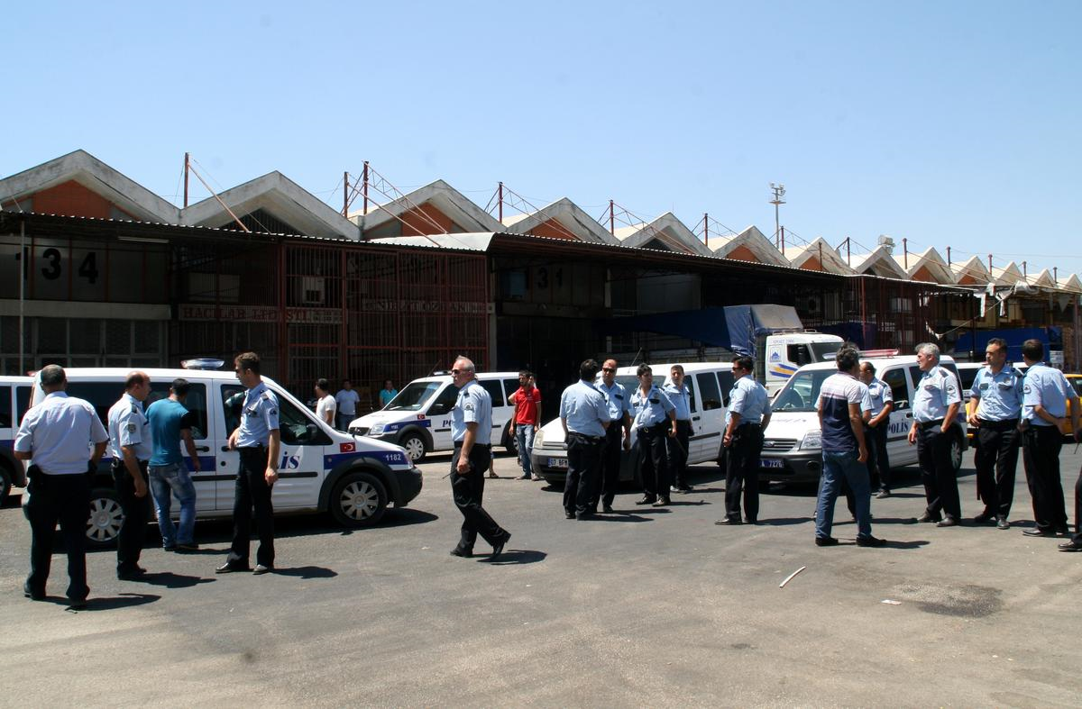 Hal Çalışanlarının Kavgası Kanlı Bitti: 2 Yaralı, 5 Gözaltı