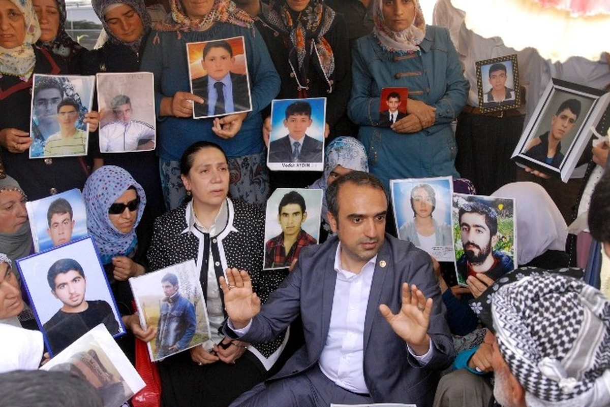 İçten\'den Oturma Eylemi Düzenleyen Ailelere Ziyaret