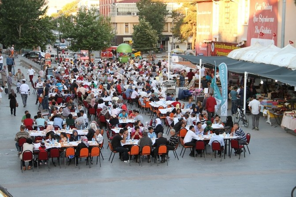 İftar Çadırına Yoğun İlgi