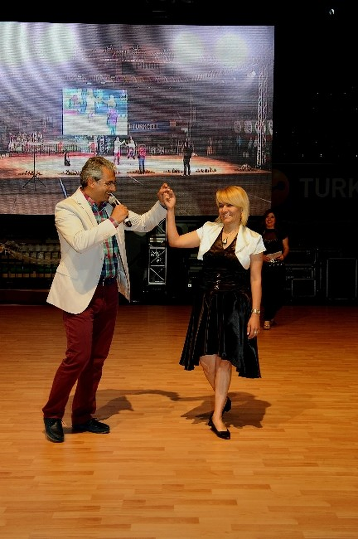Karşıyaka Sanatta Dünyaya Açılıyor