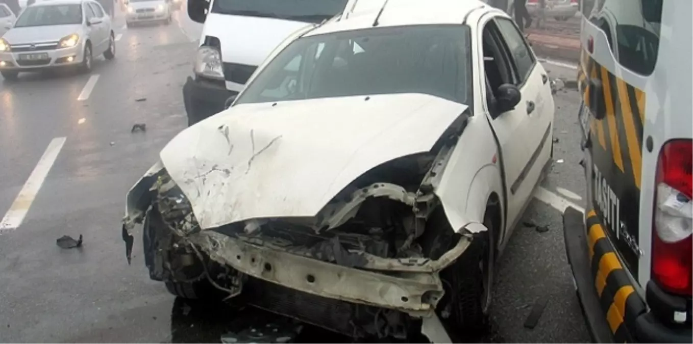 Kocaeli'de Zincirleme Trafik Kazası: 10 Yaralı