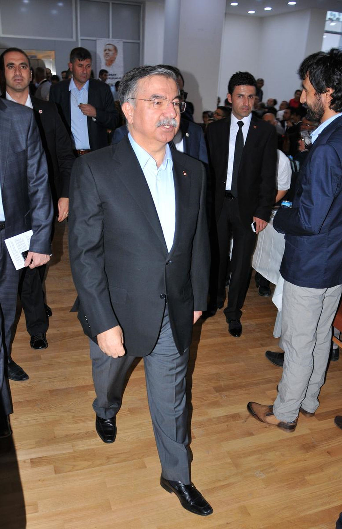 Milli Savunma Bakanı Yılmaz, Sivas\'ta