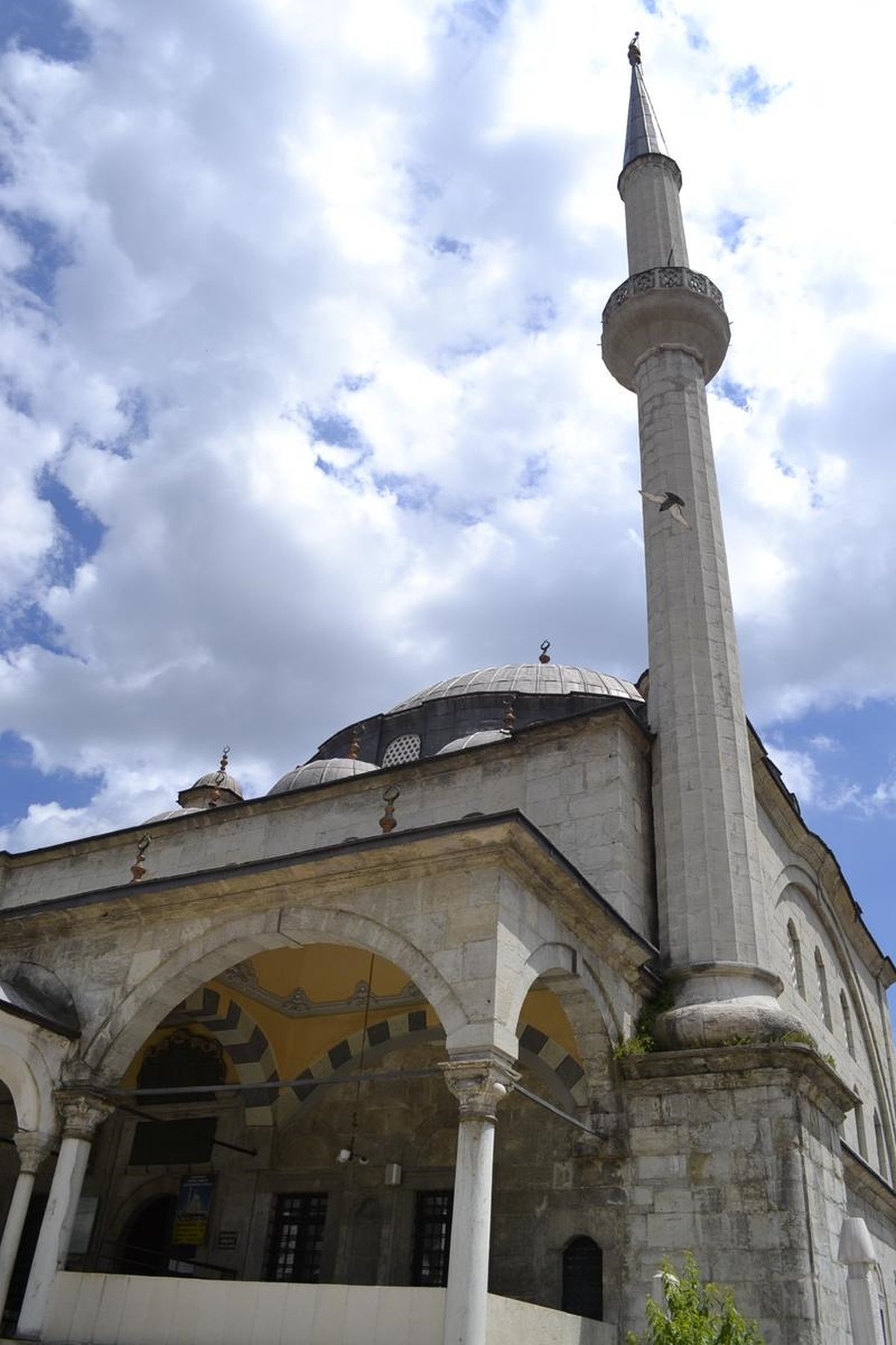 Minaresi Ölüm Korkusuyla İnşa Edilen Cami Zamana Meydan Okuyor