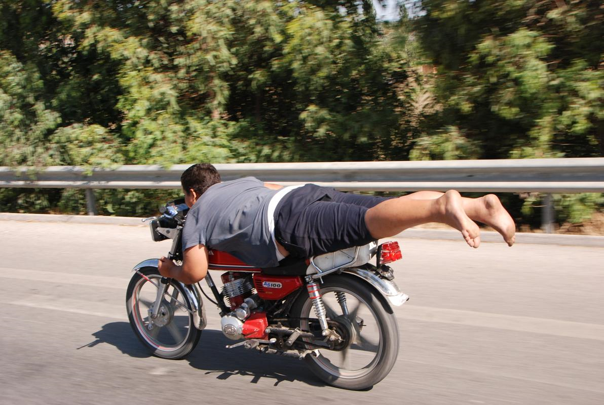 Motosikletle Tehlikeli Yolculuk
