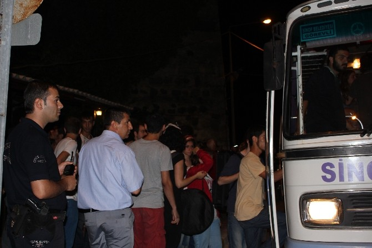 Nükleer Santral Eyleminde Gerginlik: 3 Yaralı
