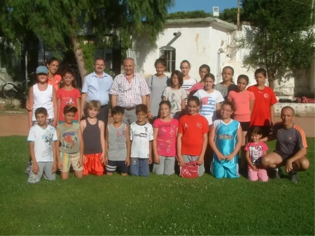 Öğrenciler Tatillerini Sporla Geçiriyor