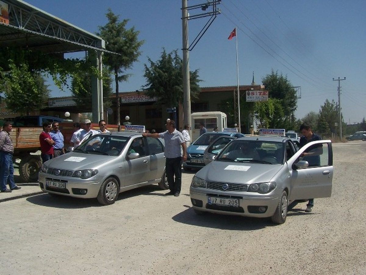 Sürücü Adayları, Direksiyon Sınavında Ter Döktü