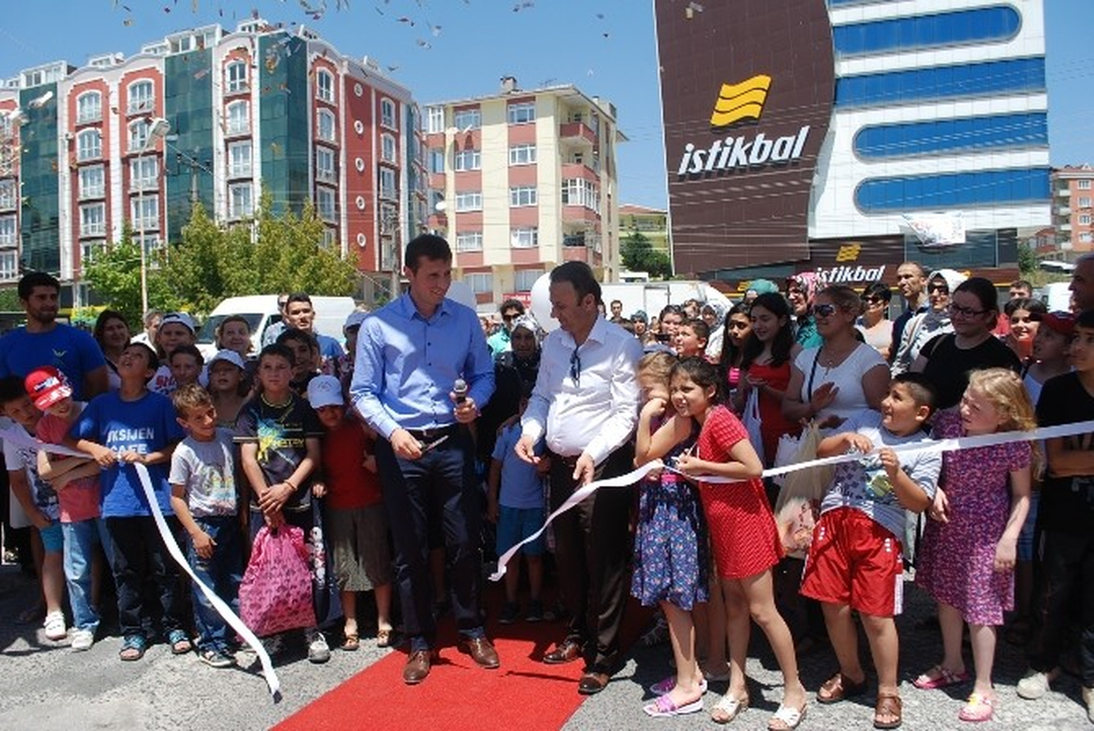 Yaz Spor Okulu Yüzme Kursu Eğitimleri Başladı