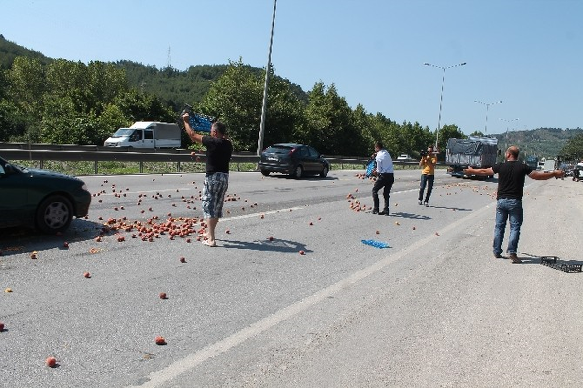 Zabıtaya Kızan Köylüler, İstanbul Yolunu Birbirine Kattılar