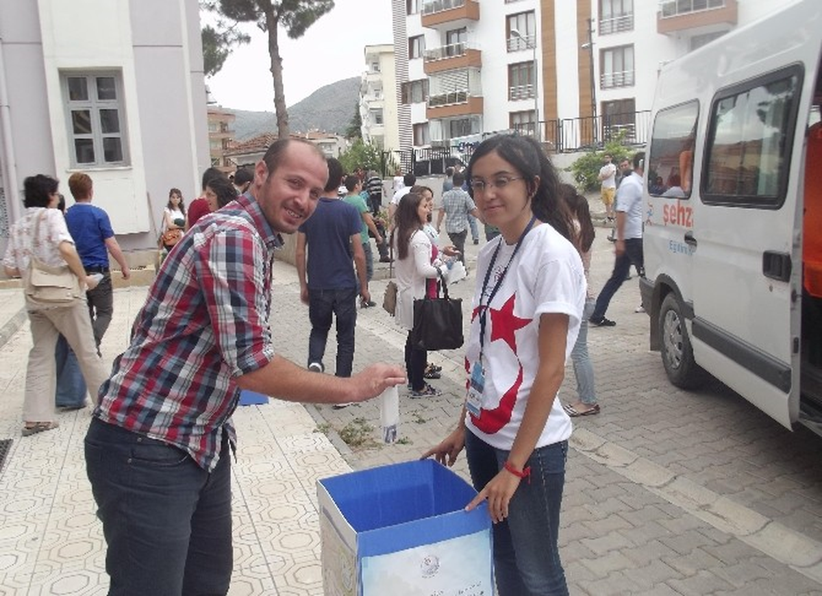 3 Milyon Kalem Setini İhtiyaç Sahiplerine Yollayacaklar