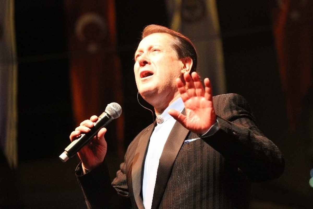 Ahmet Özhan\'dan Tasavvuf Konseri