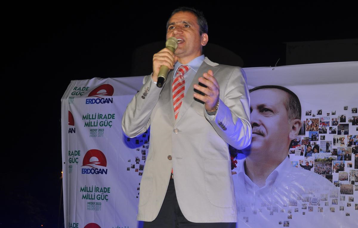 AK Parti Uşak İl Başkanlığından İftar
