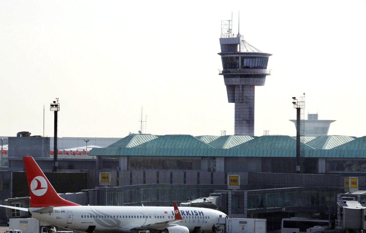 Pilotlar, Kule Telsizinden İftar Programı Dinledi