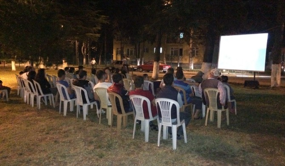 Çaycuma\'lılara Ramazanda Açık Hava Sineması