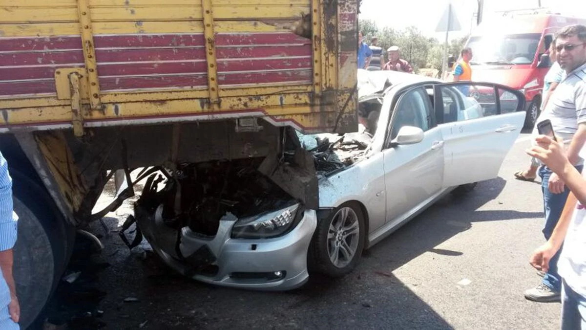 Edremit\'te Trafik Kazası: 4 Yaralı