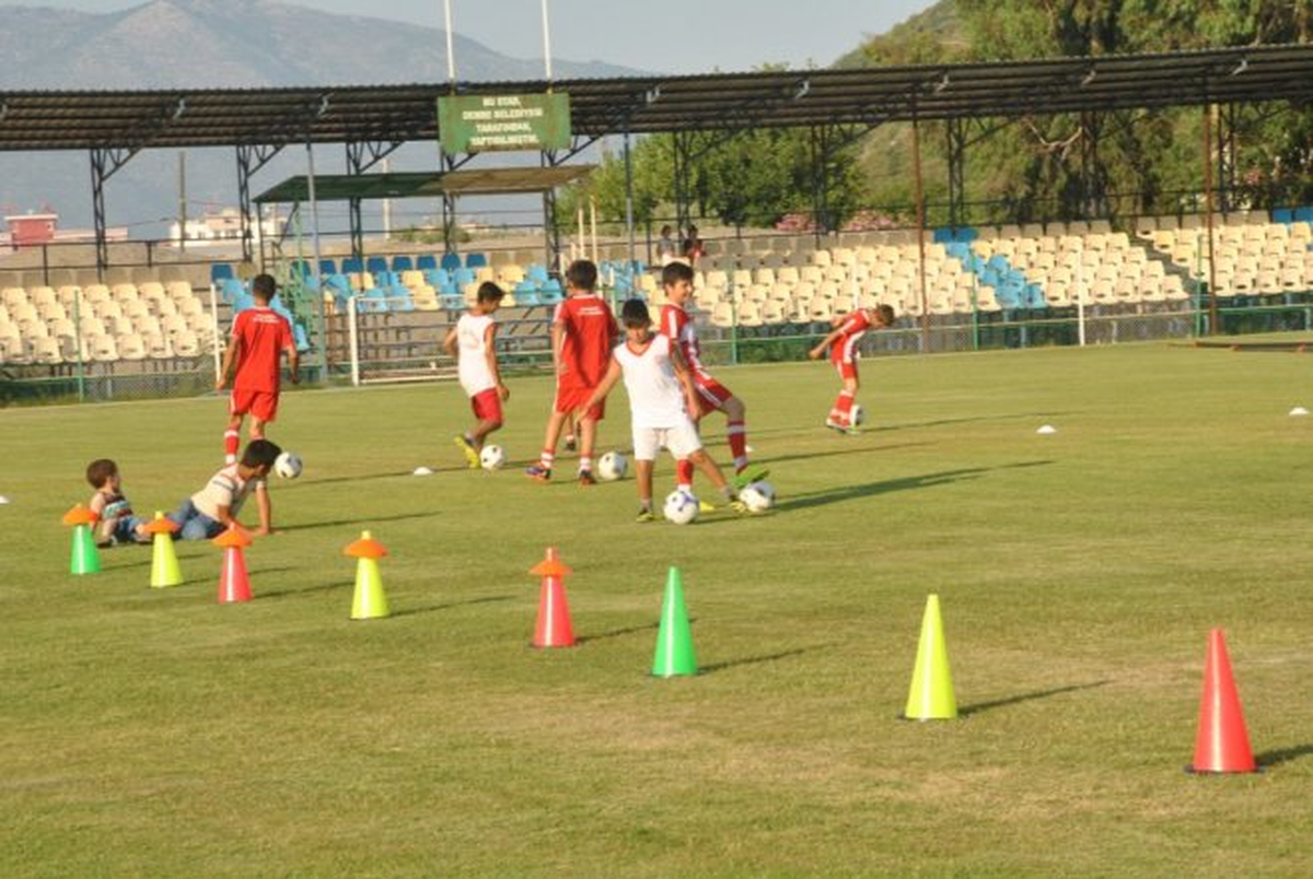 Erzurum\'da Yaz Futbol Okulu Açıldı