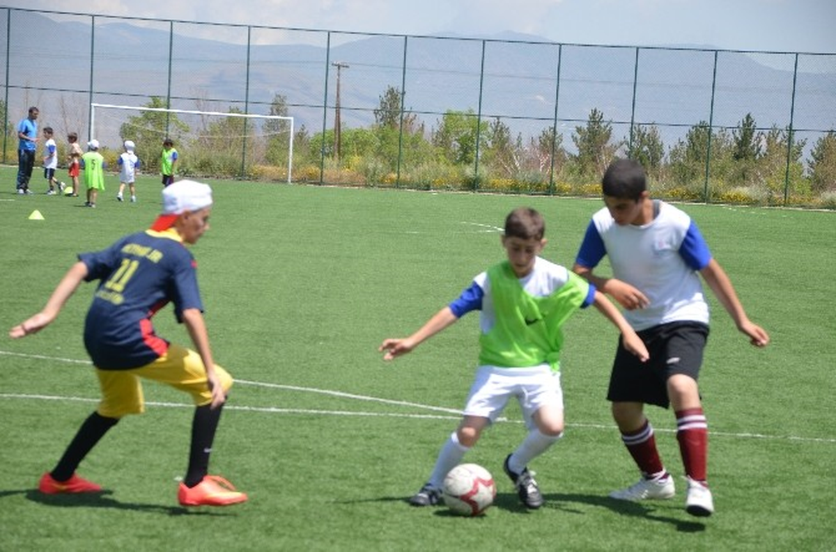 Erzurum Ghsim\'den Yaz Futbol Okulu
