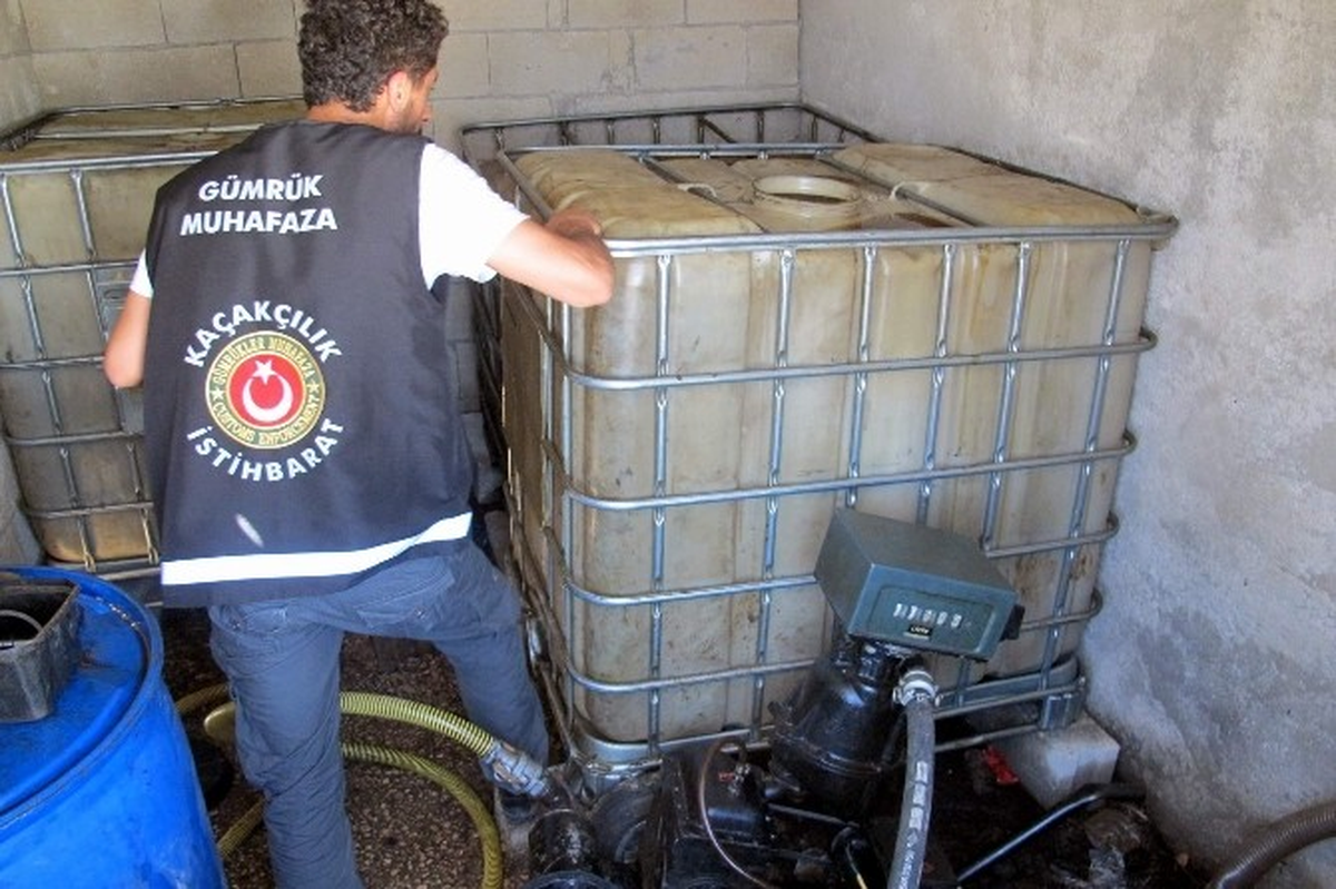 Gaziantep\'te 14 Bin 200 Litre Kaçak Akaryakıt Ele Geçirildi