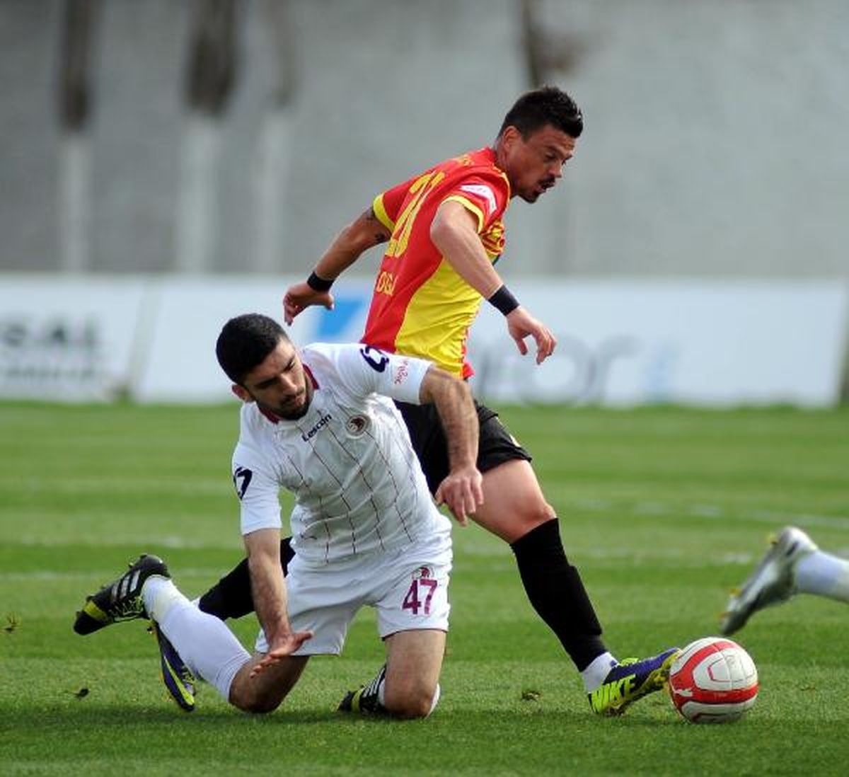 Göztepe\'de Tolga Kalıyor