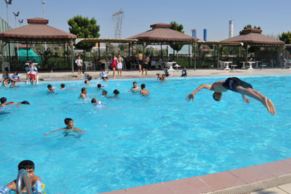 Hastaysanız, Havuza Girmeyin"