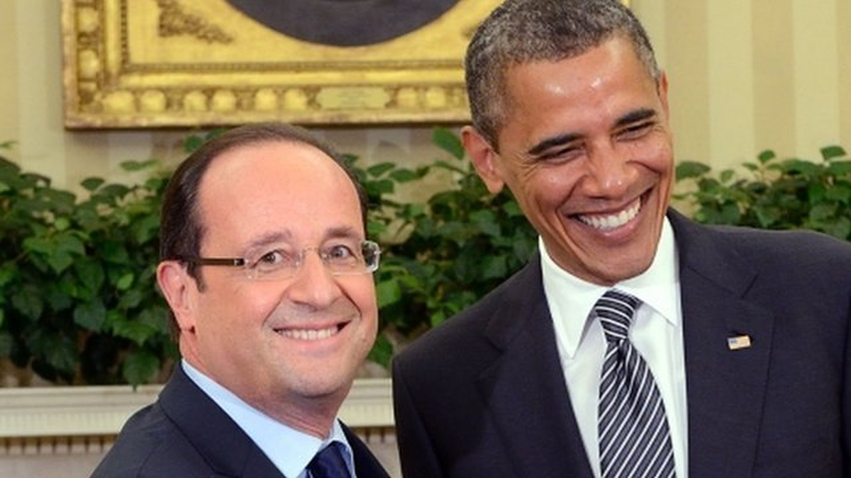 Hollande, Obama ile Telefonda Görüştü