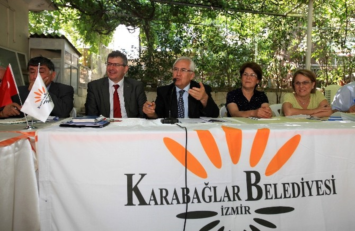 Karabağlar\'da Muhtar-Belediye Dayanışması
