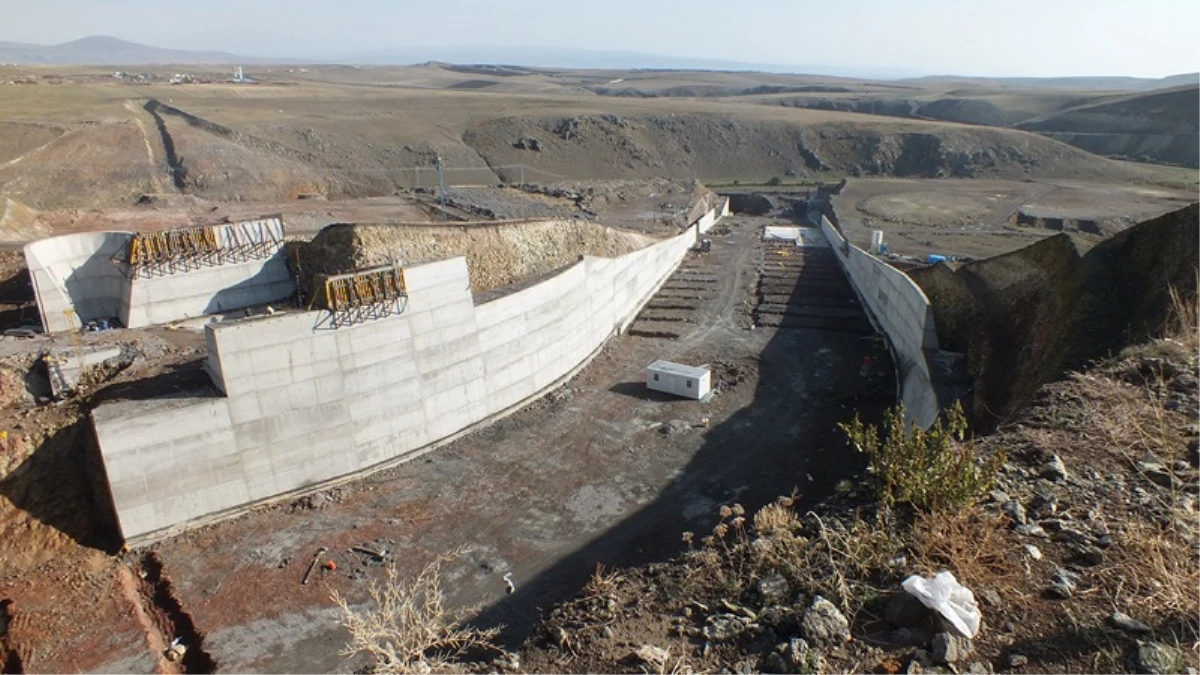 Kars Barajının Yarısı Tamamlandı