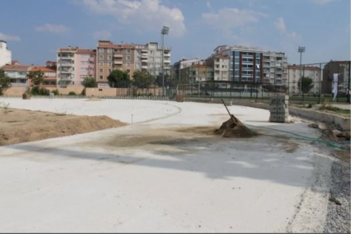Kırklareli Atatürk Stadı\'ndaki Yenileme Çalışmaları