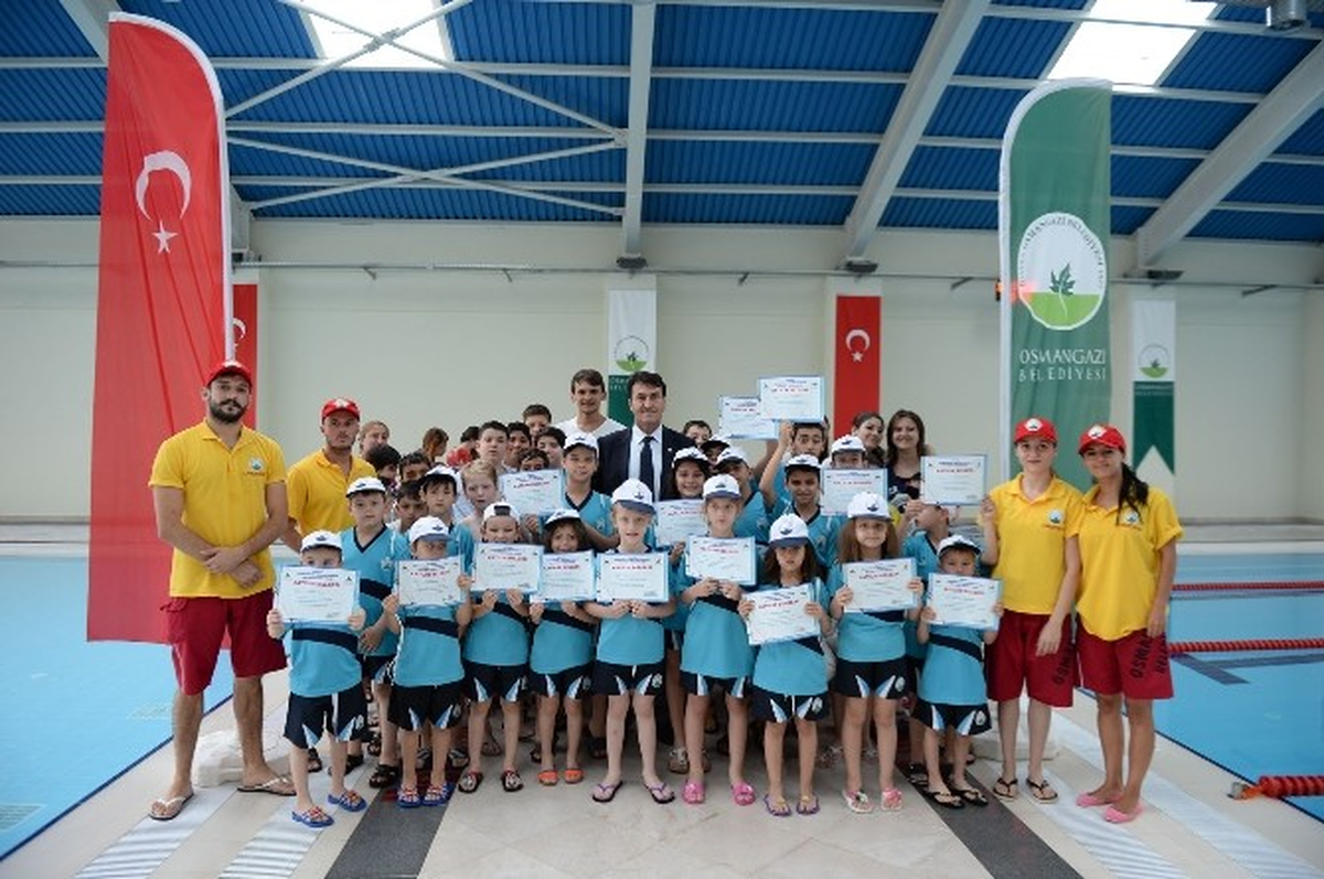 Küçük Kulaçlar Sertifikalarını Aldı