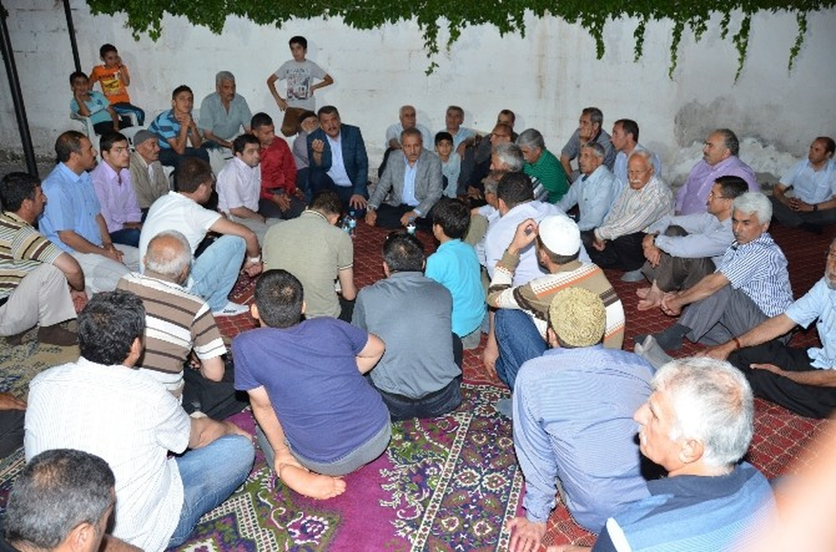 Malatya\'da Ak Partililer\'den Mahalle Ziyaretleri