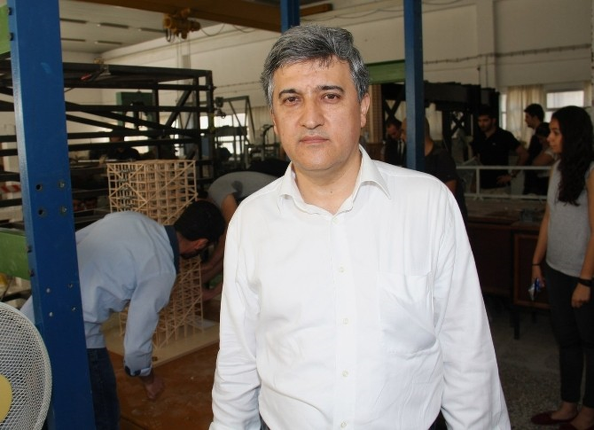 Meslek Seçiminde Öğrenci ve Ailelere Akademisyen Uyarısı