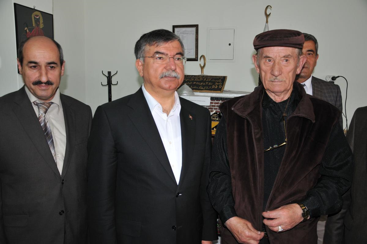 Milli Savunma Bakanı Yılmaz, Sivas\'ta