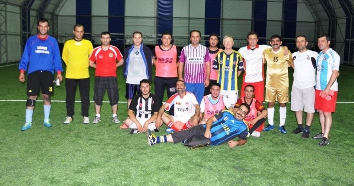 Tatvan\'da Polis ve Basın Arasındaki Dostluk Maçı Berabere Bitti