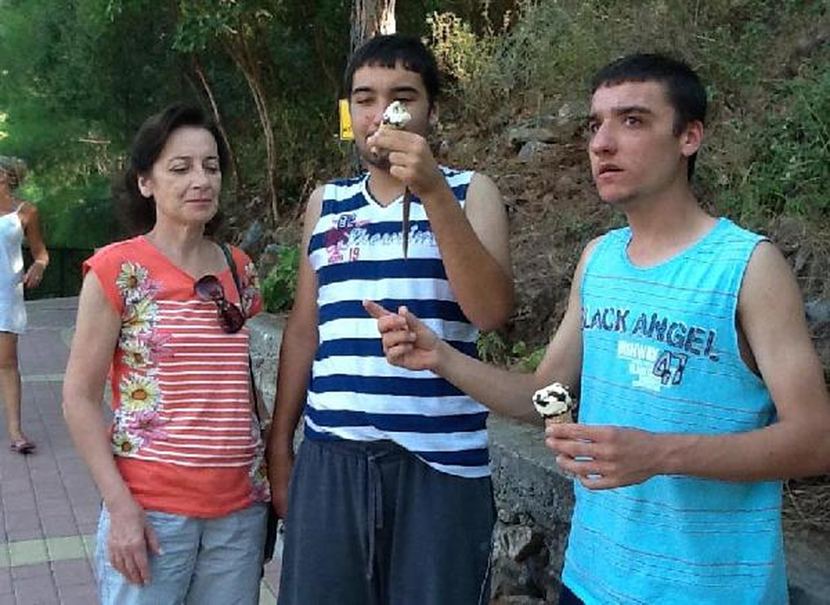 Profesörün Otistik Çocuklarına Öğretmen Dayağı