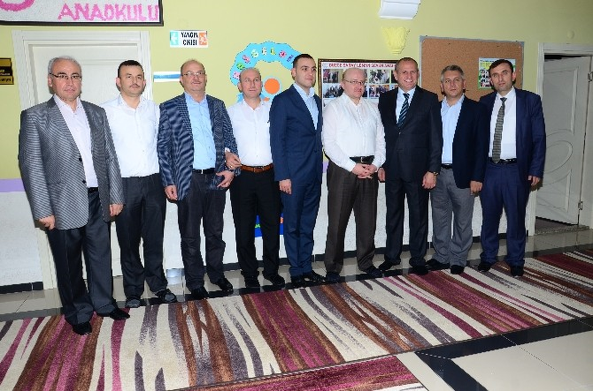 Protokol, Saray Anaokulu\'nun İftar Sofrasına Konuk Oldu
