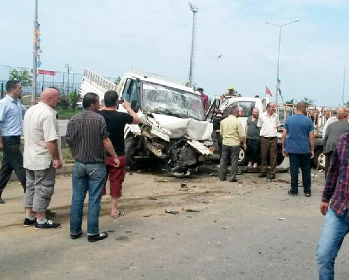 Rize\'de Trafik Kazası: 5 Yaralı