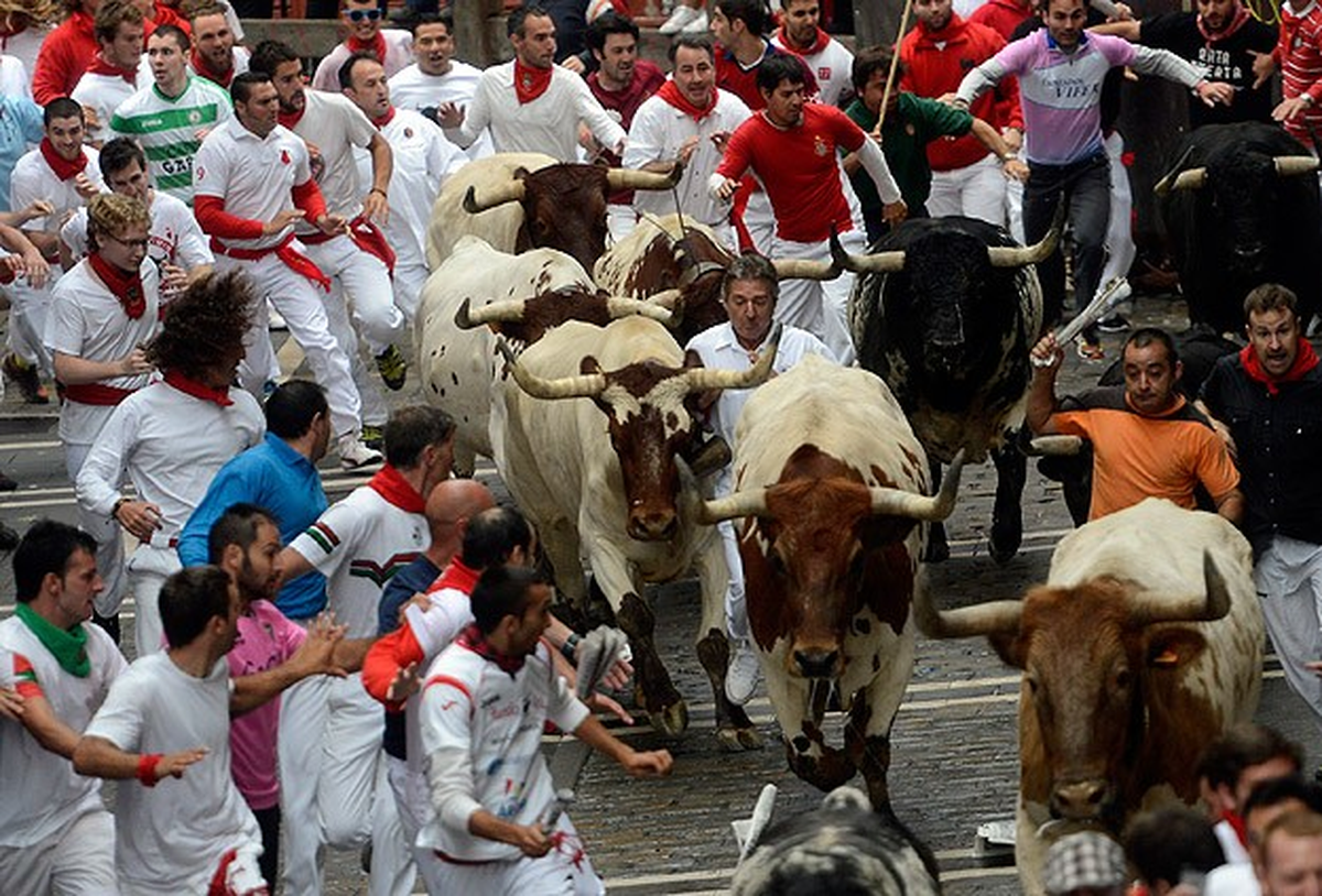 San Fermin\'de boğalarla koşu heyecanı başladı -
