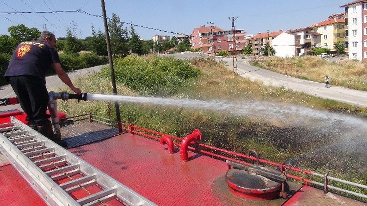 Sıcaklıklar Artınca Ot Yangınları da Başladı