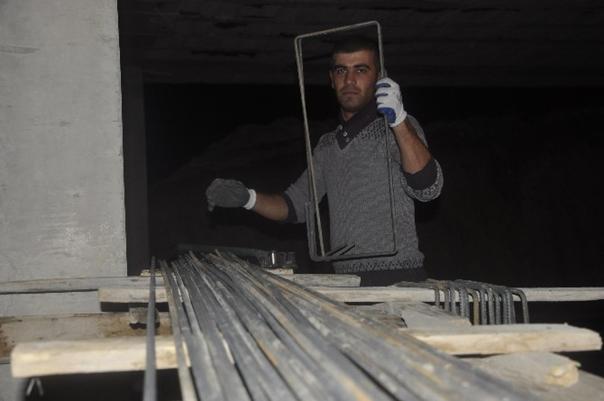 Şırnak\'ta İnşaat İşçileri İftardan Sonra Çalışıyor