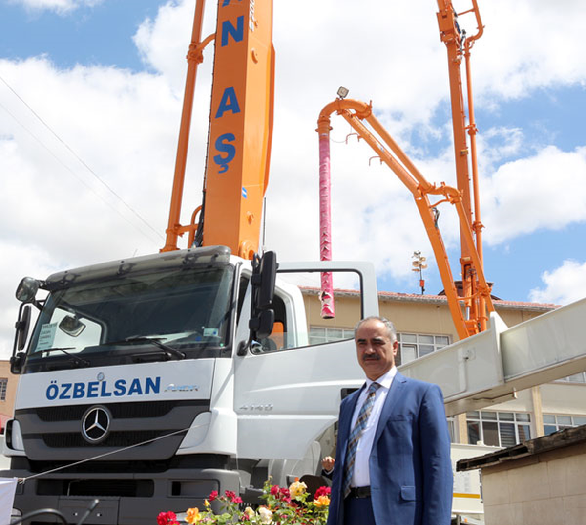 Sivas Belediyesine Beton Pompası Aracı