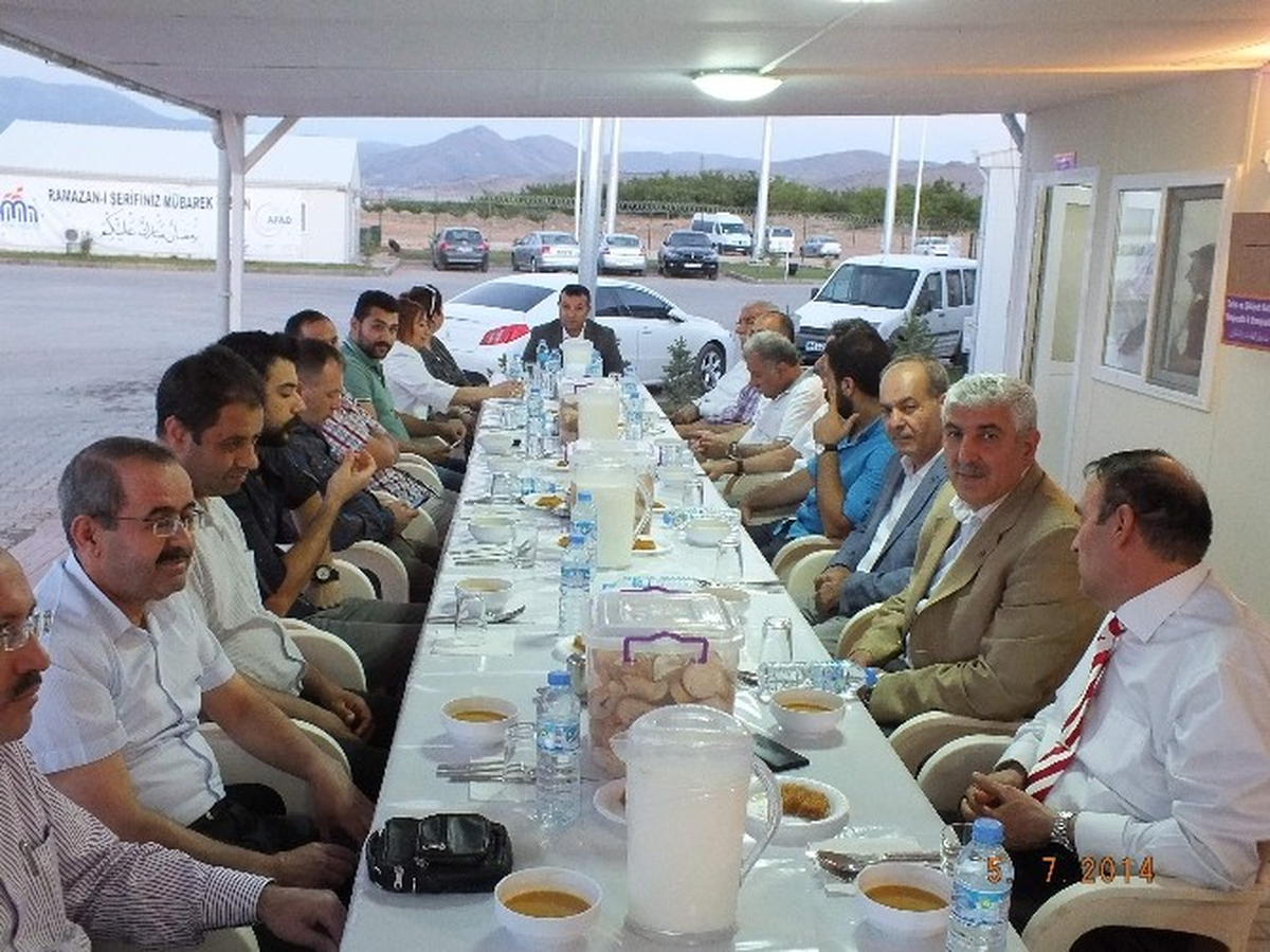 Suriyeli Mültecilere İftar Verildi